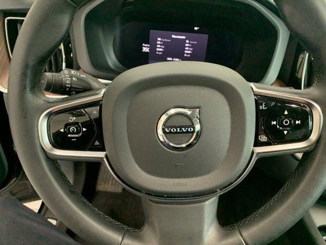 Photo of 2024 Onyx Black Metallic Volvo XC60