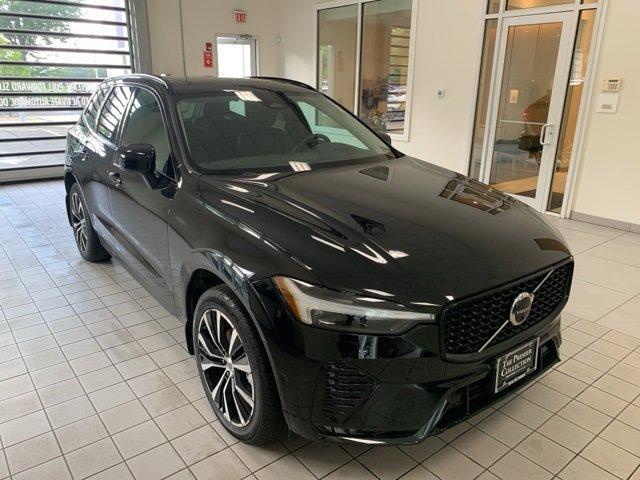 Photo of 2024 Onyx Black Metallic Volvo XC60