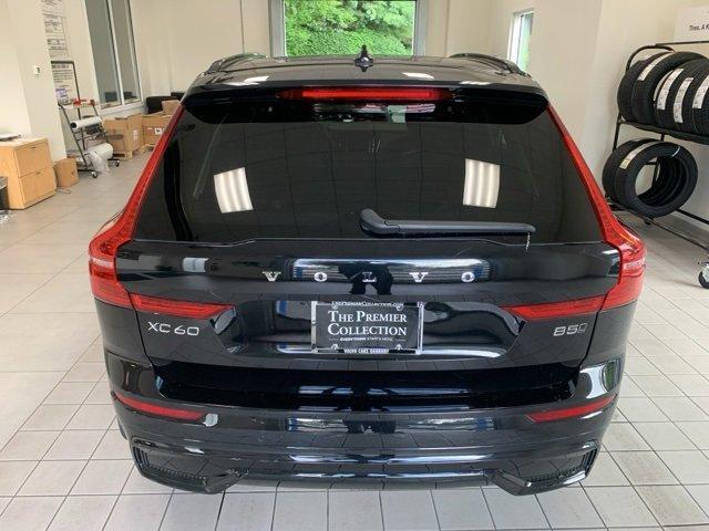 Photo of 2024 Onyx Black Metallic Volvo XC60