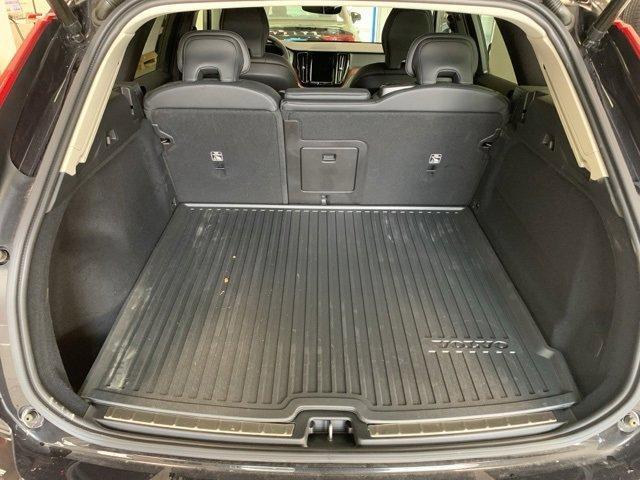 Photo of 2024 Onyx Black Metallic Volvo XC60