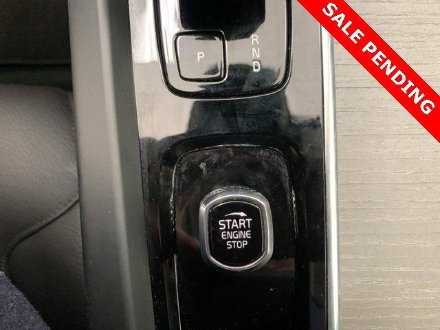 Photo of 2025 Onyx Black Metallic Volvo XC60