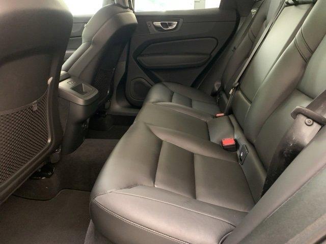 Photo of 2025 Crystal White Volvo XC60
