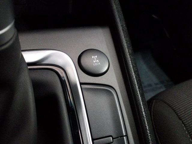 Photo of 2023 Lunar White Hyundai KONA
