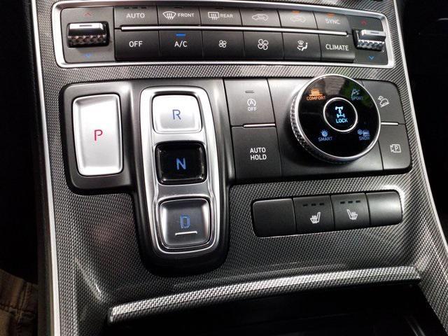 Photo of 2023 Shimmering Silver Pearl Hyundai SANTA FE