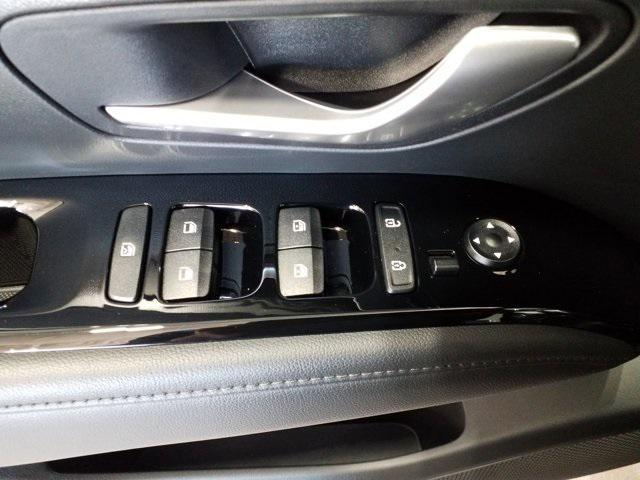Photo of 2024 Black Pearl Hyundai TUCSON Hybrid