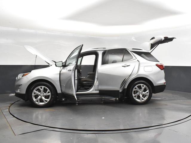 Photo of 2020 Silver Ice Metallic Chevrolet Equinox