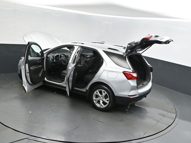 Photo of 2020 Silver Ice Metallic Chevrolet Equinox