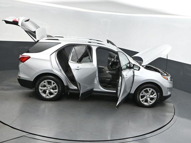 Photo of 2020 Silver Ice Metallic Chevrolet Equinox