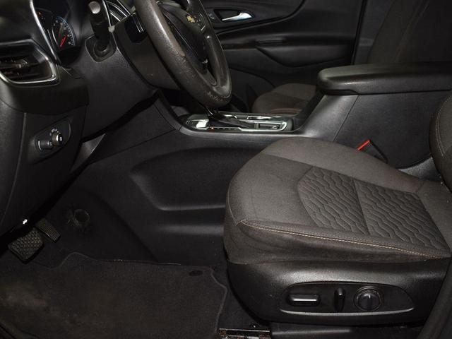 Photo of 2020 Silver Ice Metallic Chevrolet Equinox