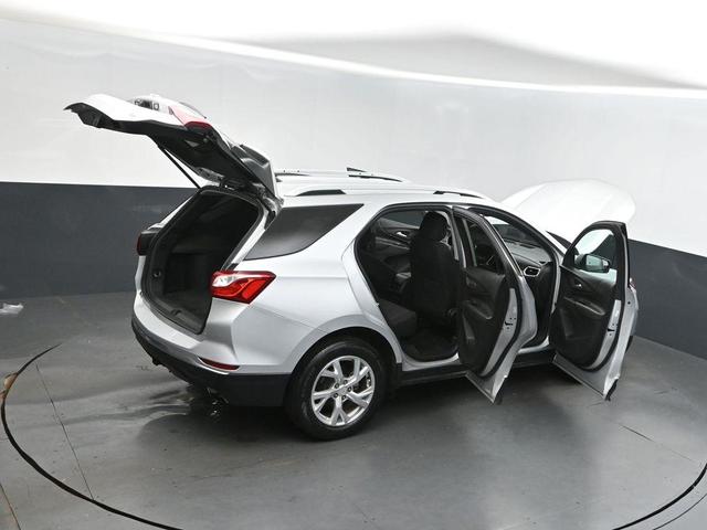 Photo of 2020 Silver Ice Metallic Chevrolet Equinox
