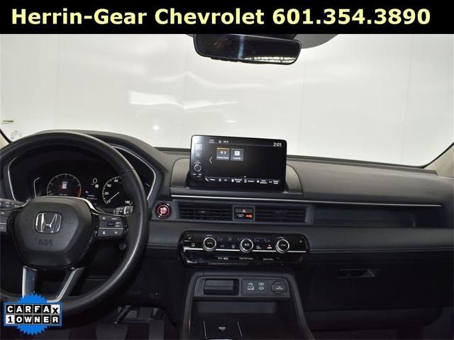 Photo of 2025 Crystal Black Pearl Honda Pilot
