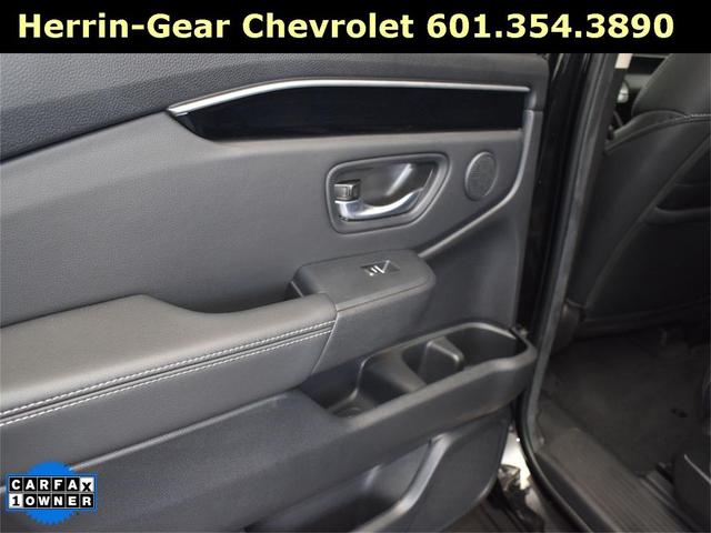 Photo of 2025 Crystal Black Pearl Honda Pilot