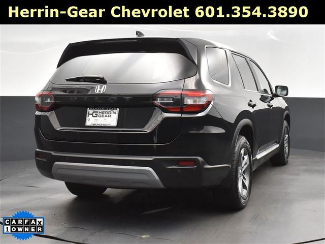 Photo of 2025 Crystal Black Pearl Honda Pilot