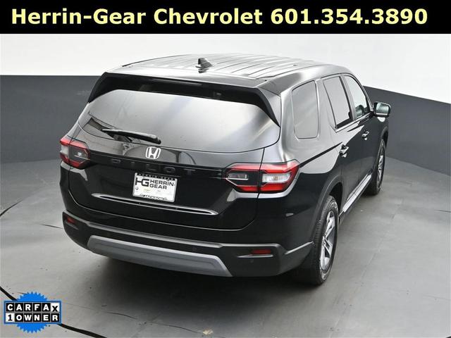 Photo of 2025 Crystal Black Pearl Honda Pilot