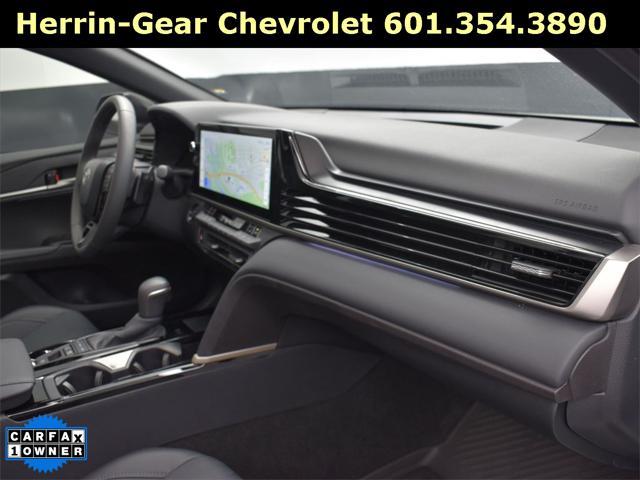 Photo of 2025 Pearl Toyota Camry