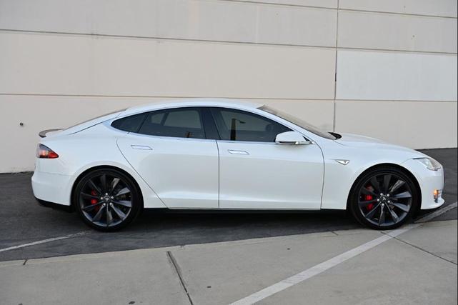 Photo of 2015 Pearl White Tesla Model S