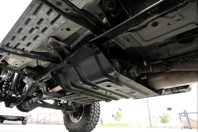 Photo of 2004 Bright Silver Metallic Jeep Wrangler