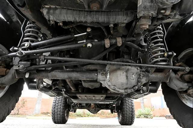 Photo of 2004 Bright Silver Metallic Jeep Wrangler