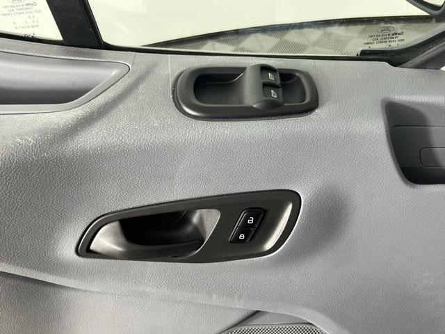 Photo of 2018 Oxford White Ford Transit-350
