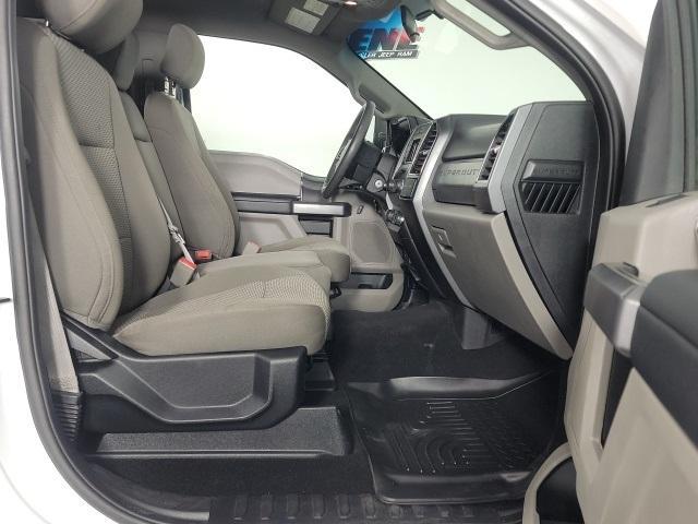Photo of 2019 Oxford White Ford F-250