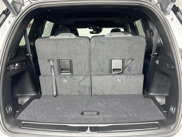 Photo of 2025 Bright White Clearcoat Jeep Grand Cherokee L