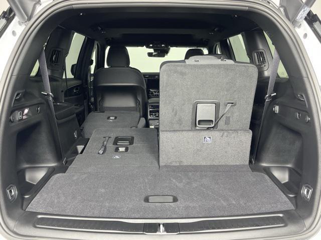 Photo of 2025 Bright White Clearcoat Jeep Grand Cherokee L