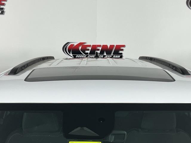 Photo of 2025 Bright White Clearcoat Jeep Grand Cherokee L