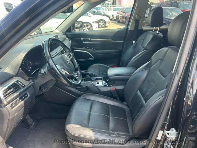 Photo of 2020 Ebony Black Kia Telluride