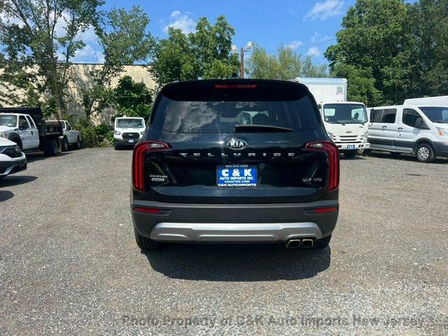 Photo of 2020 Ebony Black Kia Telluride