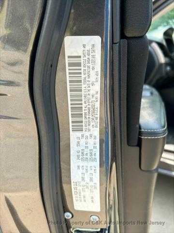 Photo of 2016 Granite Crystal Metallic Clearcoat Jeep Cherokee
