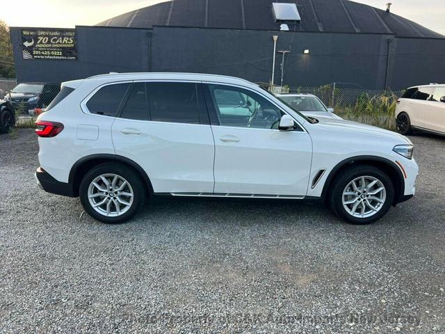 Photo of 2023 Alpine White BMW X5