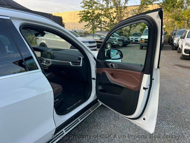 Photo of 2023 Alpine White BMW X5