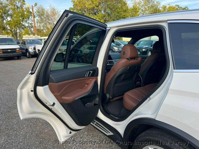 Photo of 2023 Alpine White BMW X5