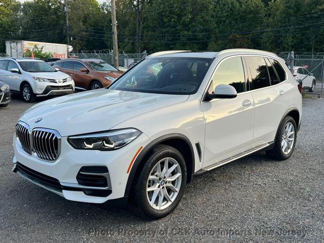Photo of 2023 Alpine White BMW X5