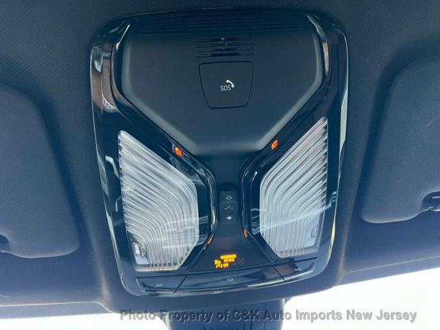Photo of 2023 Alpine White BMW X5