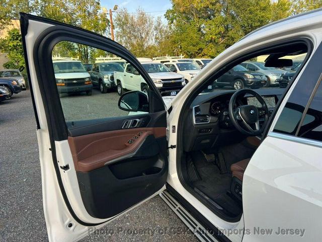 Photo of 2023 Alpine White BMW X5