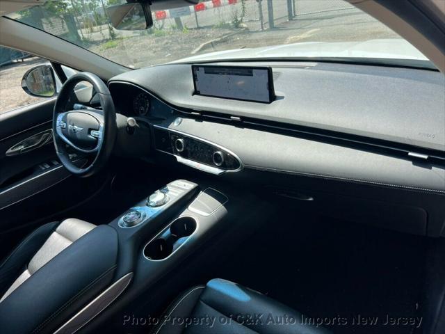 Photo of 2022 Alta White Genesis GV70