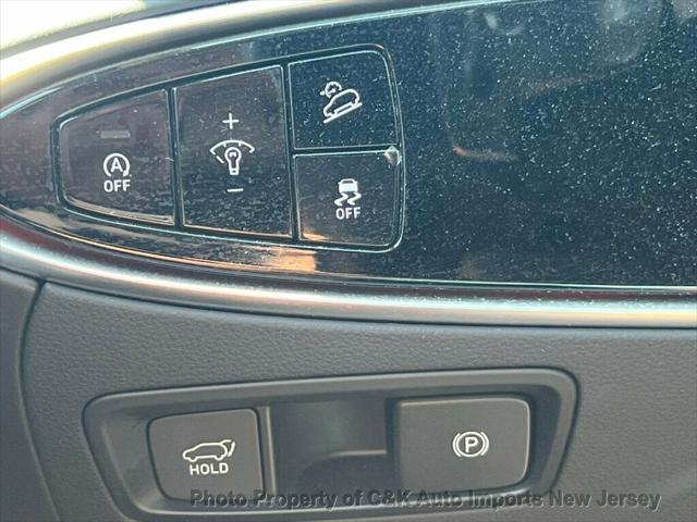 Photo of 2022 Alta White Genesis GV70