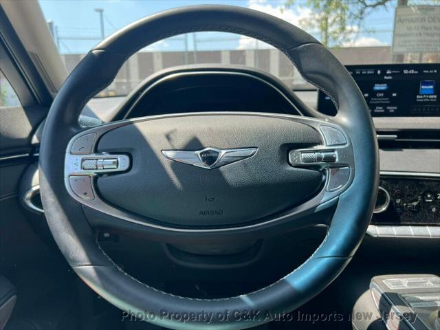 Photo of 2022 Alta White Genesis GV70