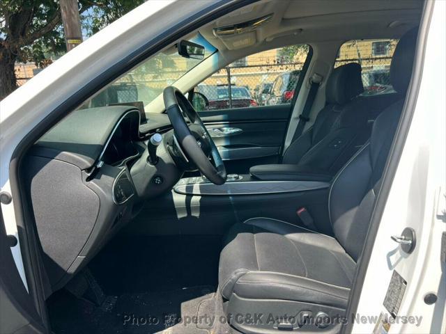 Photo of 2022 Alta White Genesis GV70