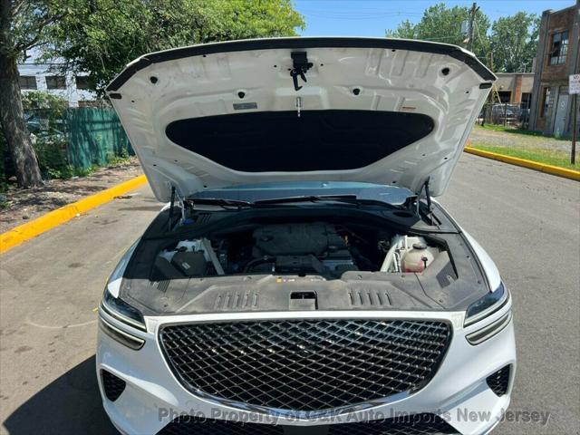 Photo of 2022 Alta White Genesis GV70