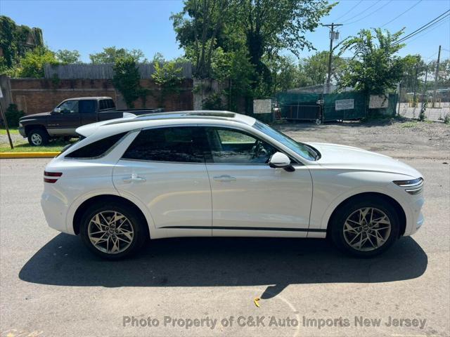 Photo of 2022 Alta White Genesis GV70