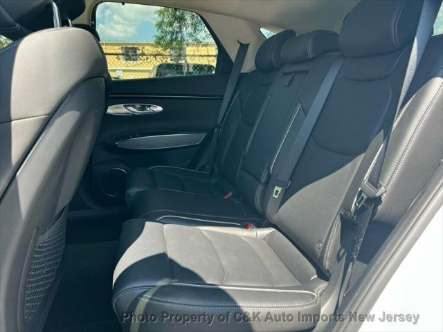 Photo of 2022 Alta White Genesis GV70