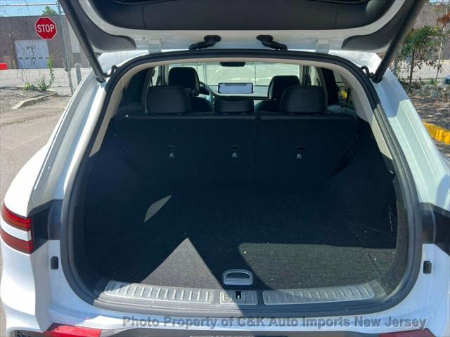 Photo of 2022 Alta White Genesis GV70