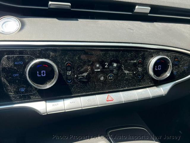 Photo of 2022 Alta White Genesis GV70