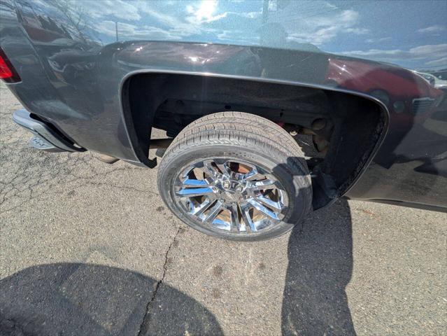 Photo of 2018 Gray Chevrolet Silverado 1500