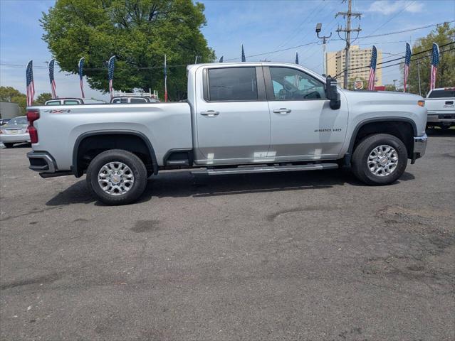 Photo of 2023 Silver Chevrolet Silverado 2500
