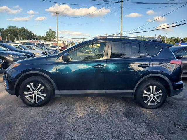 Photo of 2017 Black Toyota RAV4