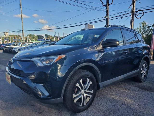 Photo of 2017 Black Toyota RAV4