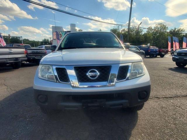 Photo of 2015 Silver Nissan Frontier